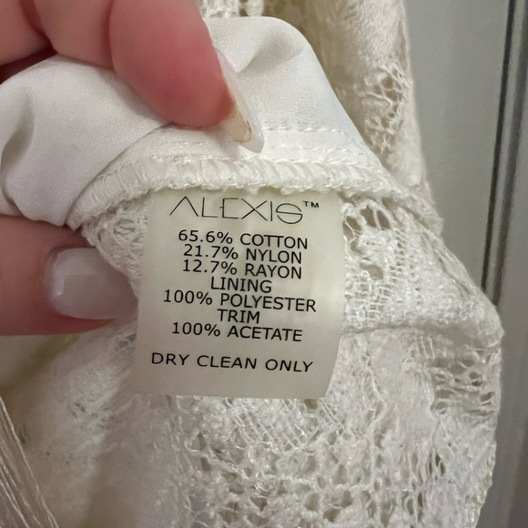 White Fringe Top size M - Picture 9 of 9